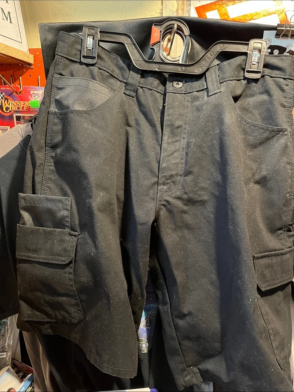 Dickies Men’s relaxed fit  Black cargo shorts